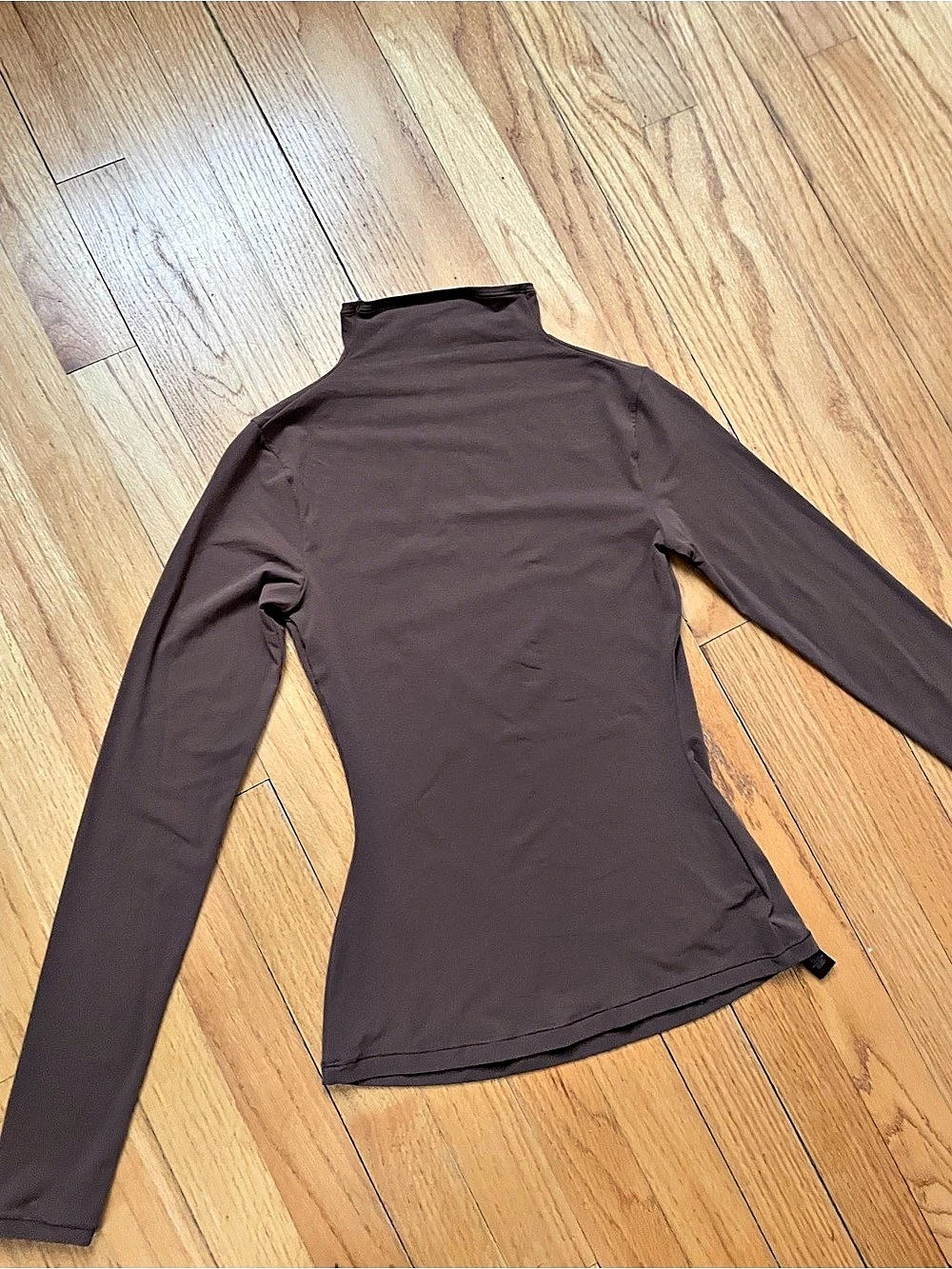 Skims fits everybody turtleneck in brown